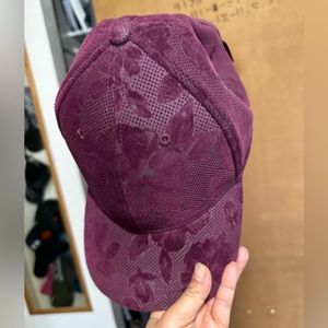 NWT LULULEMON baller hat *flocked & reflective